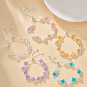 Lucky Clover Crystal Bracelet – Adjustable Aesthetic Beaded Bracelet