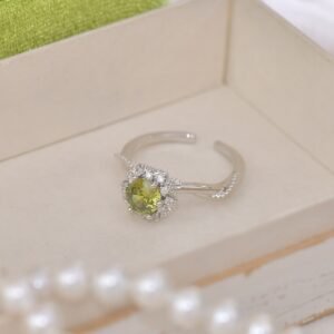 Silver floral crystal ring with elegant design