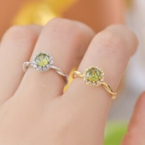 Adjustable vintage green gemstone ring for women